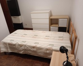 Quartos individuais a meninas estudantes em T3 Coimbra