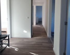 Fully renovated 4 bedroom apartment in Oeiras near Nova SBE