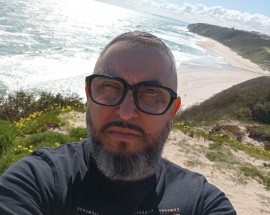 Preciso de quarto perto das refinarias de Sines