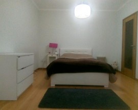 Quartos a meninas estudantes Porto Boavista