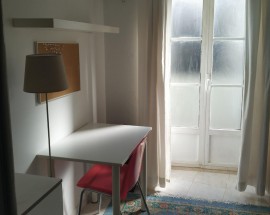 Partilho casa em Lisboa rua Poiares de Sao Bento