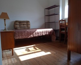 Quarto individual em moradia Lisboa Beato