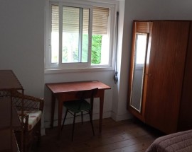 Quarto individual em moradia Lisboa Beato