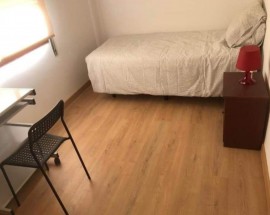 Quarto para estudante na baixa de Faro