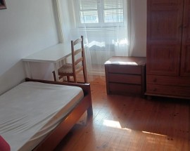 Arrendo quartos Faculdade de Economia praca da Republica