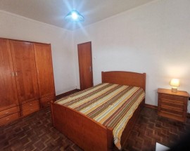 Alugo quarto em Faro a raparigas estudantes