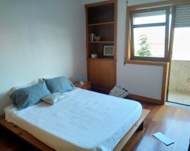 Alugo quarto com varanda no centro do Porto