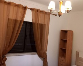 Arrendo quartos a senhoras em Sesimbra