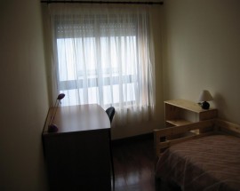 Quarto para meninas perto da Universidade Aveiro