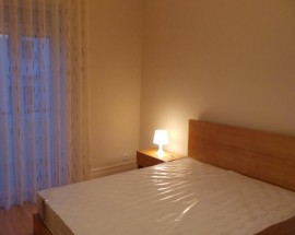 Quarto em moradia ao Carvalhido Porto