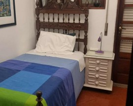 Quarto arrendo a meninas rua das Merces Faculdades Porto