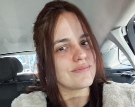 Busco um espaco calmo para a minha mae e o seu gatinho