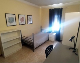 Quarto individual a menina estudante Porto HSJoao