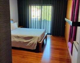 Alugo quarto suite a menina em Guimaraes