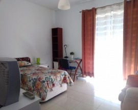 Quartos Estudantes ISA ISEG Metropolitana IADE Polo Ajuda