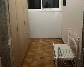 Quarto rua Sabino de Sousa Lisboa apenas para senhoras