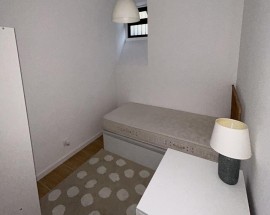 Arrendo quarto entre Av Roma e o Campo Pequeno