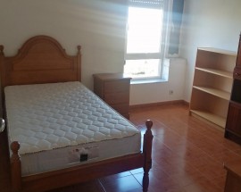 Quartos individuais em apartamento T4 Lisboa Olivais