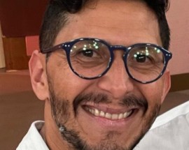 Procuro quarto ou apartamento
