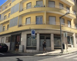 Apartamento T2 zona Hospital de Santa Maria