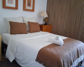 Excelente quarto em apartamento amplo e acolhedor