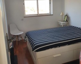 Tenho quarto em apartamento renovado em Leca da Palmeira