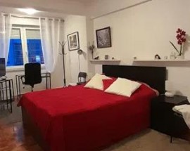 Quarto muito confortavel e soalheiro em Cascais