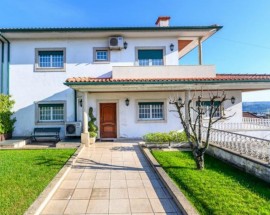 Arrendo quartos ou apartamento T5 em Felgueiras Universidade