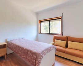 Arrendo quarto Aveiro para menina estudante