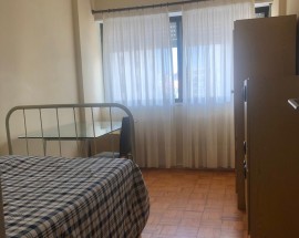 Alugo quarto frente Casa Musica av Boavista Porto