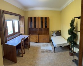 Arrendo quartos numa moradia em Mem Martins