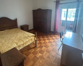 Alugo quartos para meninas Coimbra praca da Republica
