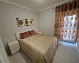 Alugo T2 com terraco e estacionamento em Odivelas