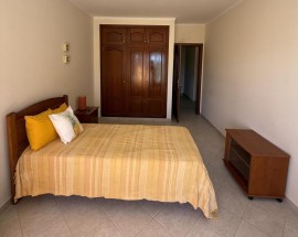 Alugo quarto individual rapariga estudante Gambelas