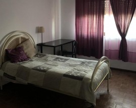 Arrendo quarto Vale de Santarem rua 5 de Outubro