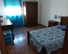 Alugo quartos a raparigas Horta das Figueiras