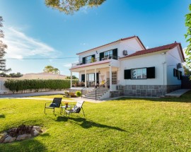 Rooms in an exclusive Cascais address