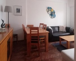 Partilho apartamento com jovem profissional ou estudante