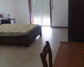Apartamentos com tres quartos Aveiro rua Eca de Queiros