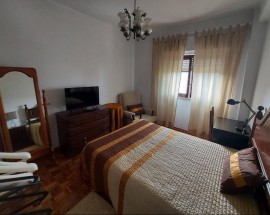 Alugo quarto no centro de Torres Novas 280euros
