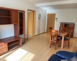 Alugo T2 com garagem Lisboa metro Lumiar