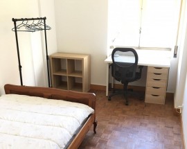 Arrendo quarto em T2 Olivais
