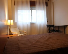 Quarto em Almada com despesas incluidas