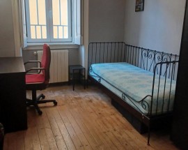 Quarto mobilado perto do ISEG