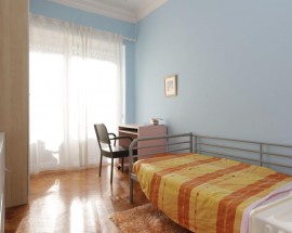 Bright Room for a girl at Cidade Universitaria
