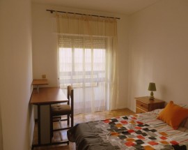 Arrendo quartos a estudantes em Faro rua Aboim Ascensao