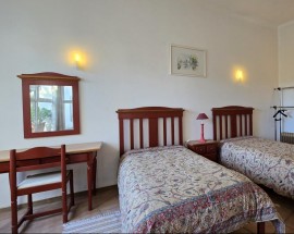 Quarto na troca de servico babysitter em Albufeira