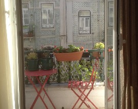 T2 luminoso todo equipado perto do metro Lisboa Anjos