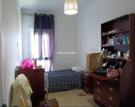 Quarto para rapariga Alges