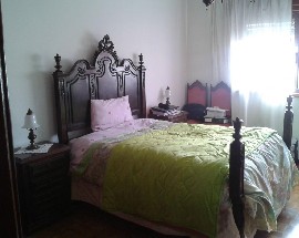 Alugo quarto individual a menina em Vila Nova de Gaia